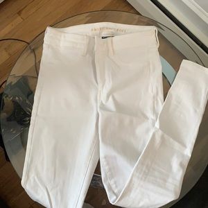 American Eagle White Hi Rise Jegging